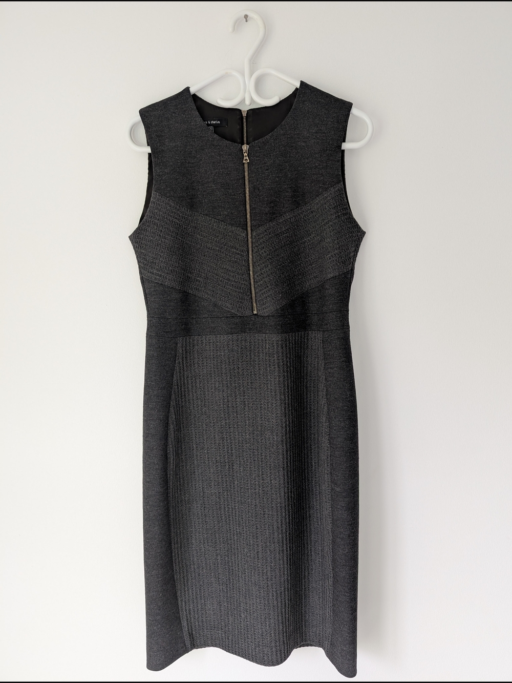 Judith & Charles - Sleeveless Tailored Wool Sheath Dress Chevron Charcoal Sz 10